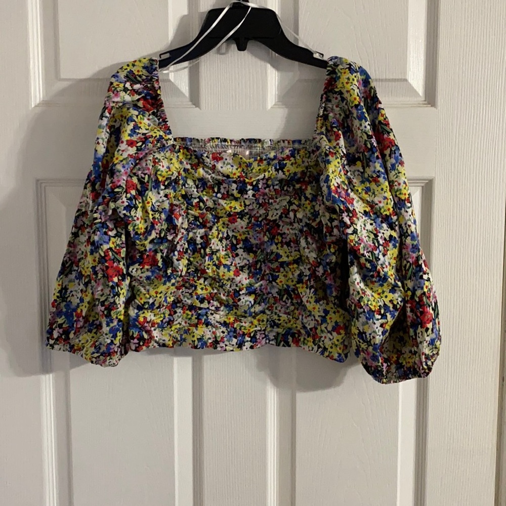 Dizzy Gal cropped top bold floral print